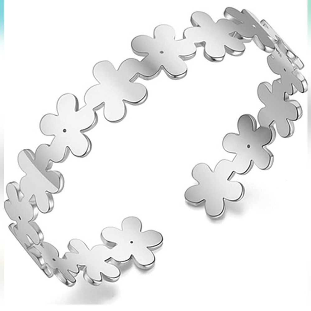 Stainless steel flower bracelet